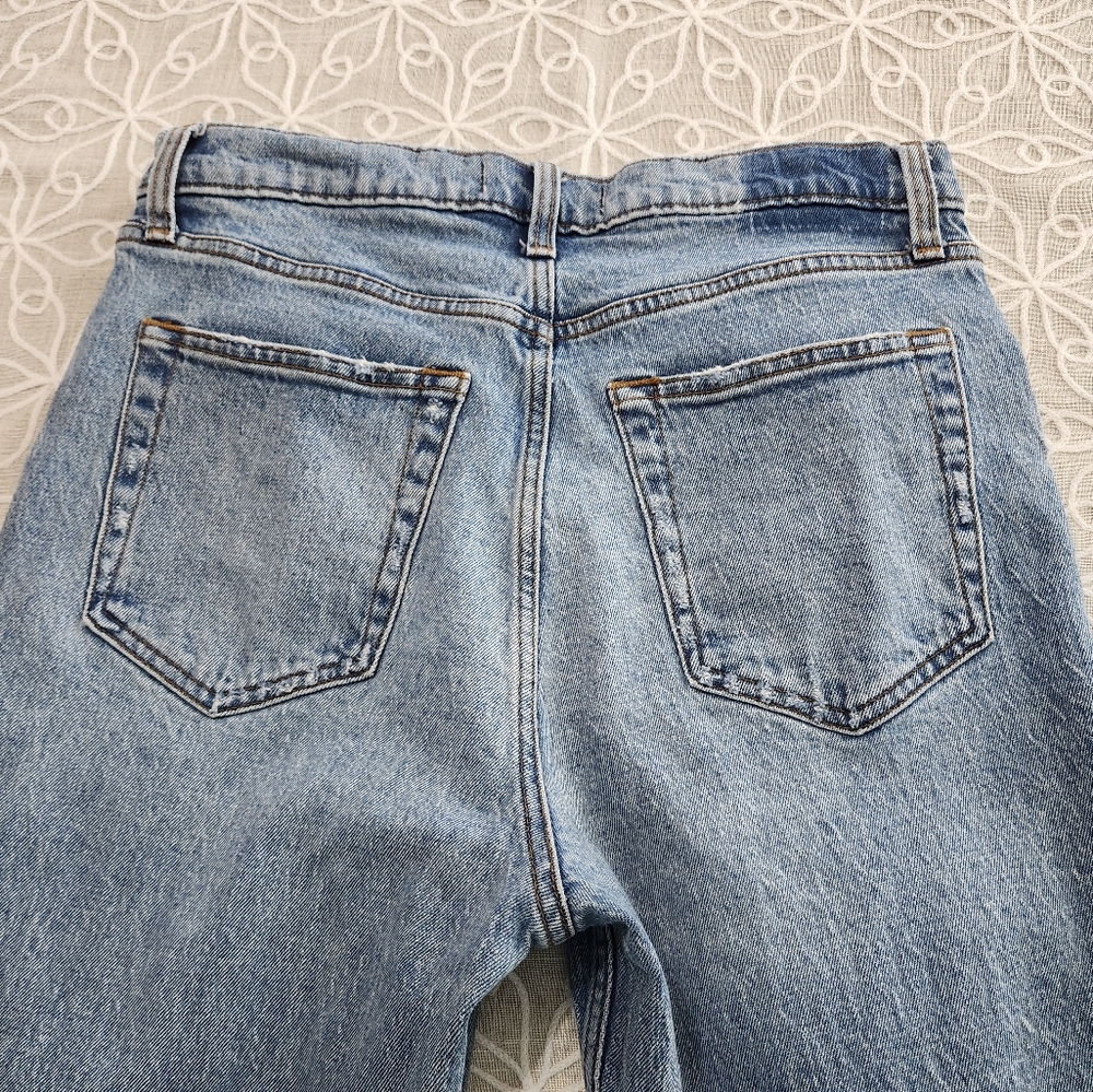 Abercrombie & Fitch 90's Straight  Ultra High Rise Jeans - Picture 5 of 15
